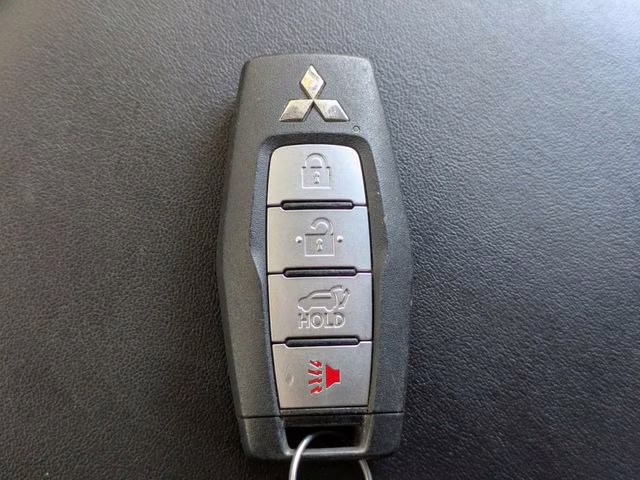 2022 White Mitsubishi Outlander SEL 4X4 SUV