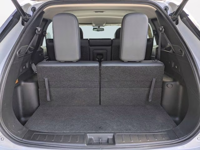2022 White Mitsubishi Outlander SEL 4X4 SUV
