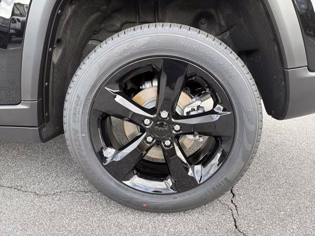 2026 Diamond Black Crystal Pearlcoat Jeep Grand Cherokee Limited 4X4 SUV