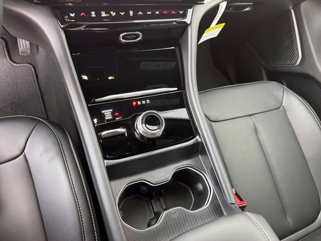 2026 Diamond Black Crystal Pearlcoat Jeep Grand Cherokee Limited 4X4 SUV