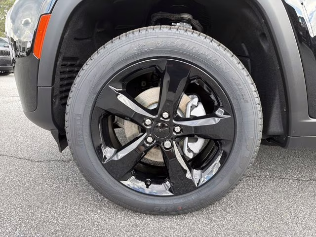 2026 Diamond Black Crystal Pearlcoat Jeep Grand Cherokee Limited 4X4 SUV