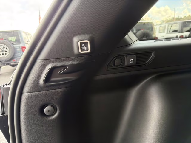 2026 Diamond Black Crystal Pearlcoat Jeep Grand Cherokee Limited 4X4 SUV