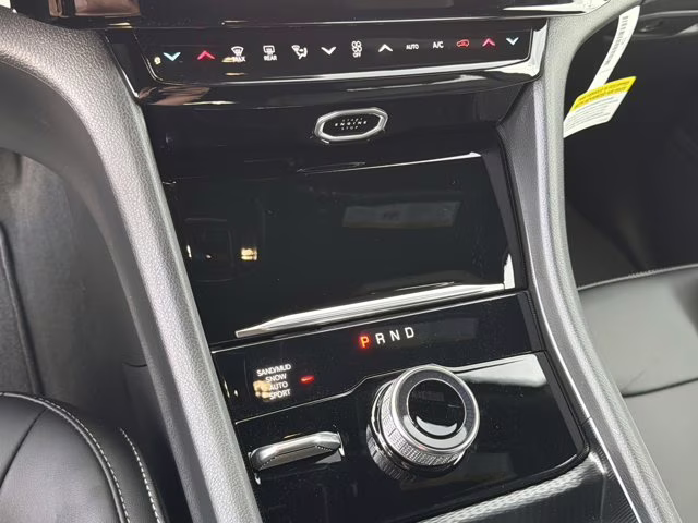 2026 Diamond Black Crystal Pearlcoat Jeep Grand Cherokee Limited 4X4 SUV