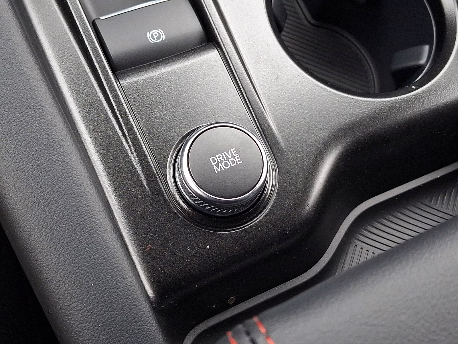 2026 Rapid Red Metallic Tinted Clearcoat - D4 Ford Explorer ST-Line 4X4