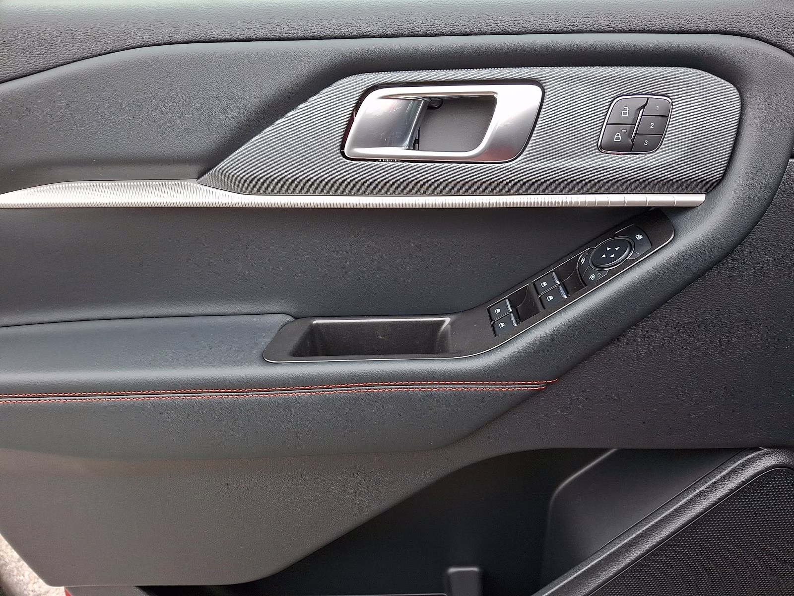 2026 Rapid Red Metallic Tinted Clearcoat - D4 Ford Explorer ST-Line 4X4