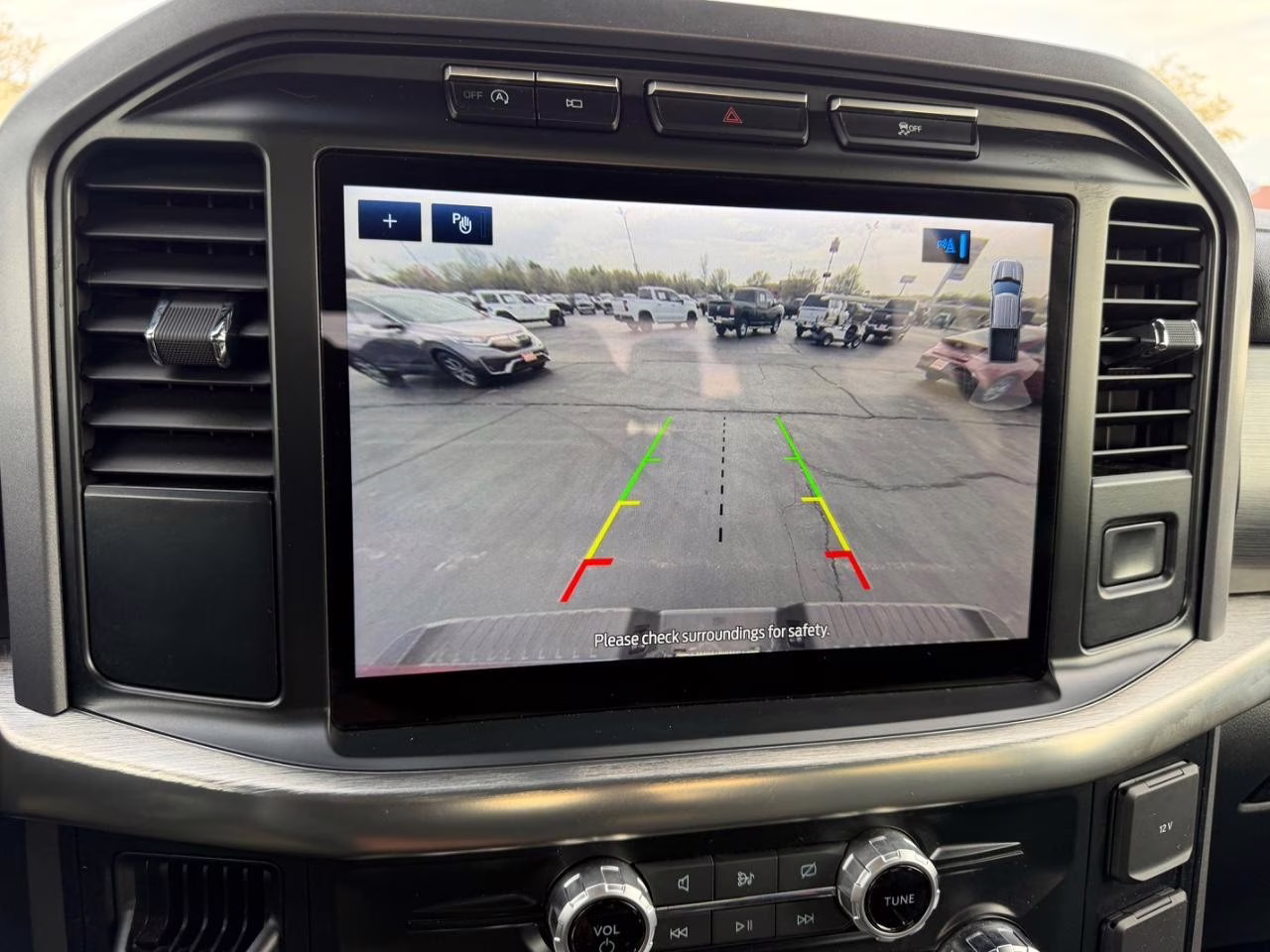 2023 Hot Pepper Red Metallic Tinted Clearcoat Ford F-150 Lariat 4X4 Truck