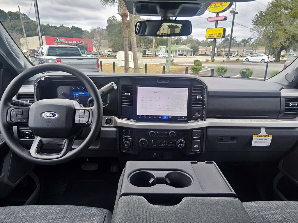 2026 Oxford White Ford Super Duty F-350 SRW XLT 4X4 Truck