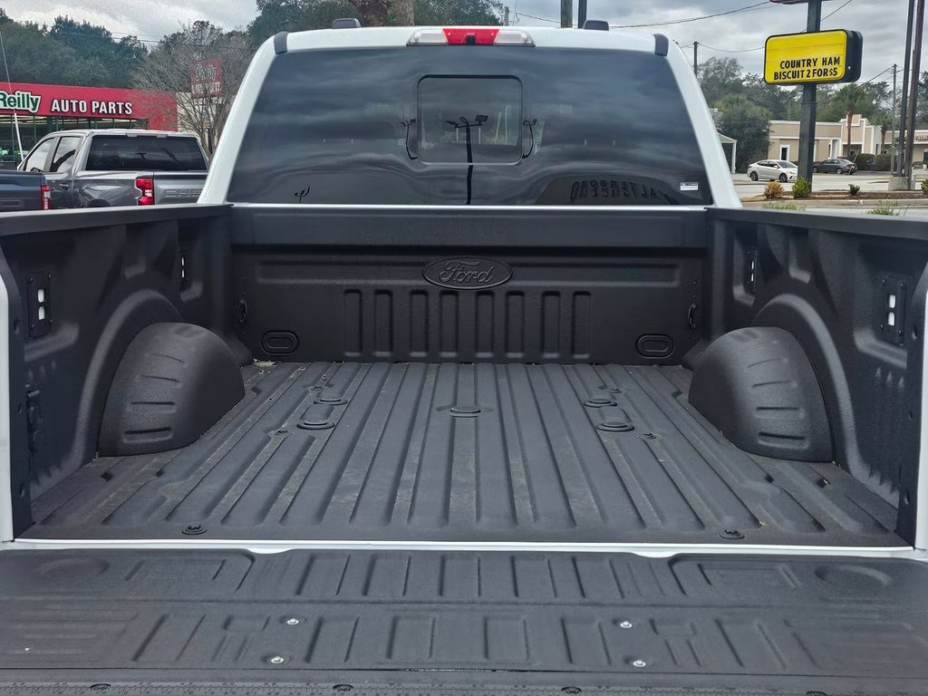 2026 Oxford White Ford Super Duty F-350 SRW XLT 4X4 Truck