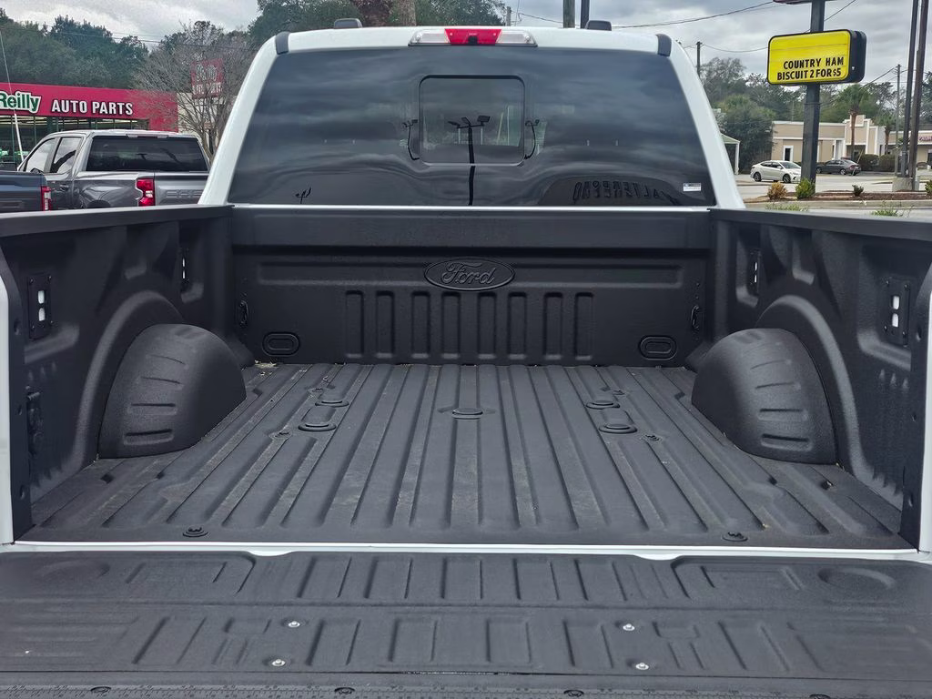 2026 Oxford White Ford Super Duty F-350 SRW XLT 4X4 Truck
