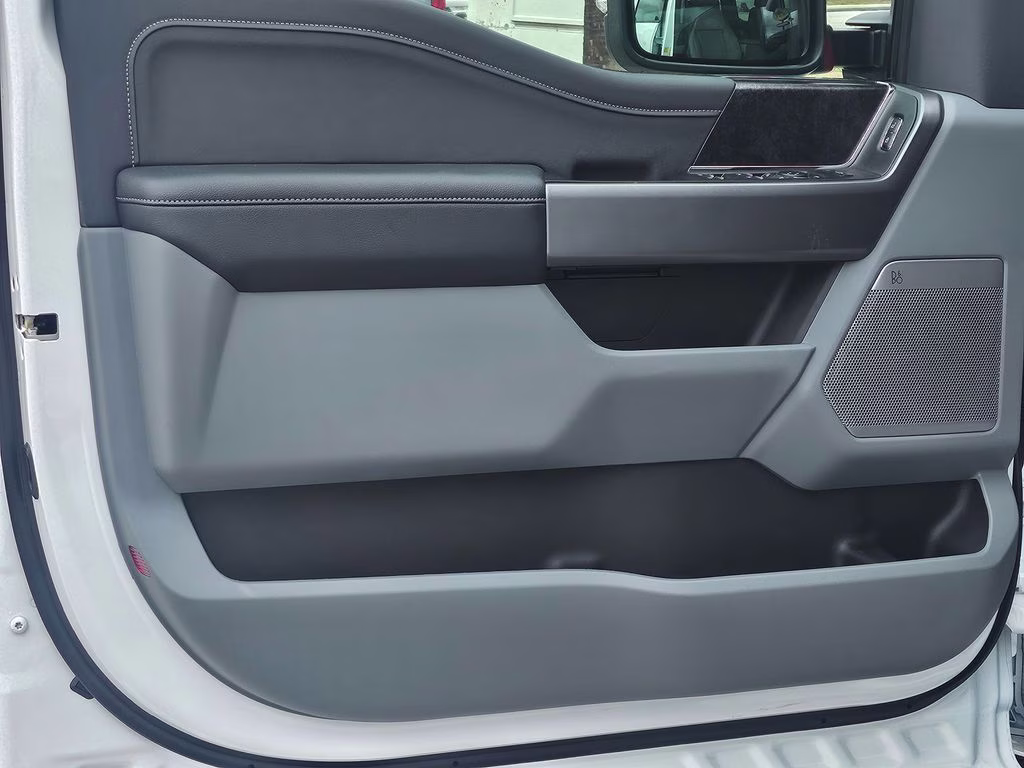 2026 Oxford White Ford Super Duty F-350 SRW XLT 4X4 Truck