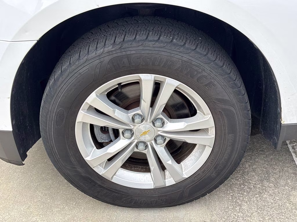 2013 Summit White Chevrolet Equinox LS FWD SUV