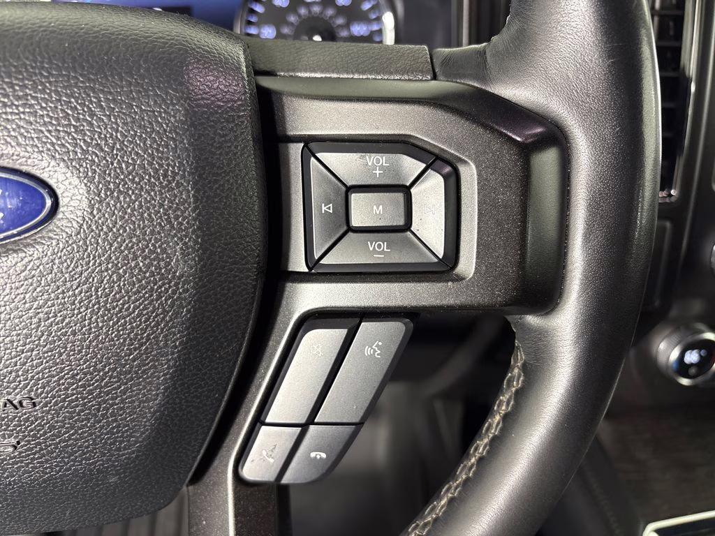 2019 White Platinum Clearcoat Metallic Ford Expedition Limited RWD SUV