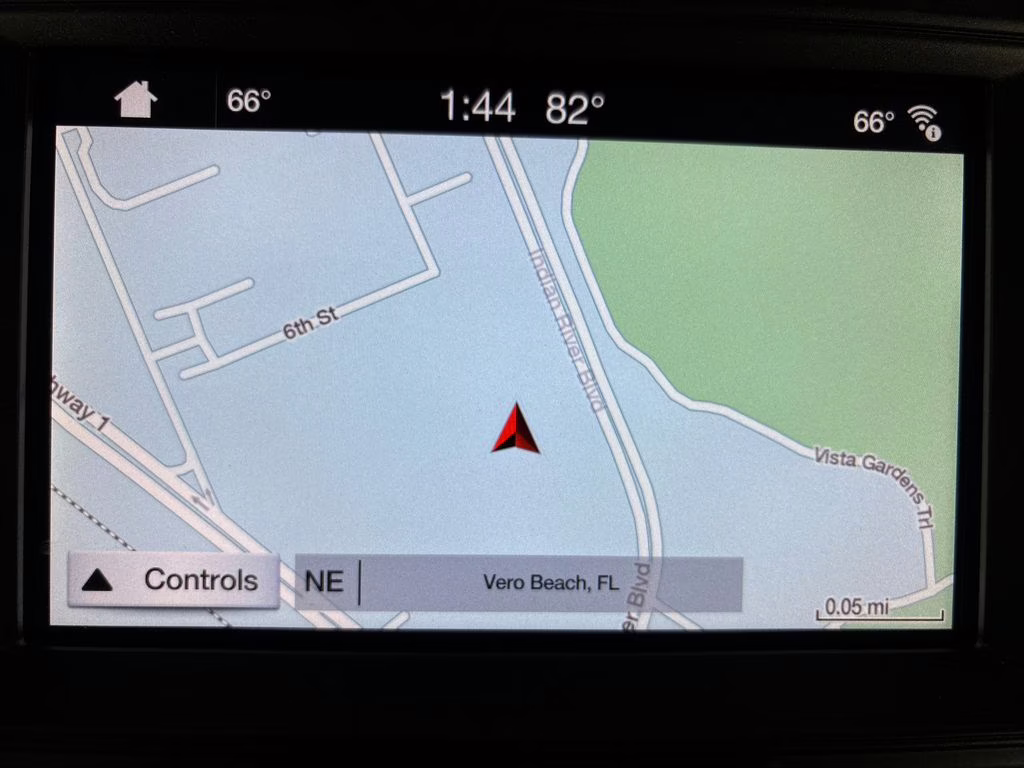 2019 White Platinum Clearcoat Metallic Ford Expedition Limited RWD SUV