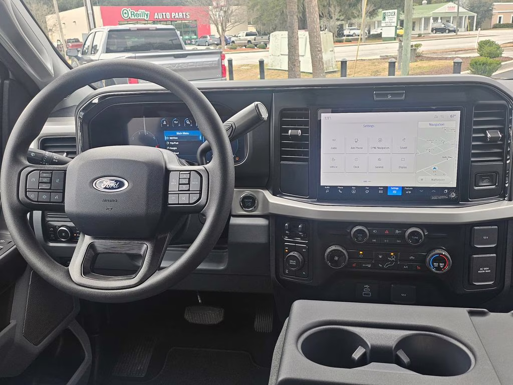 2026 Oxford White Ford Super Duty F-350 SRW XLT 4X4 Truck