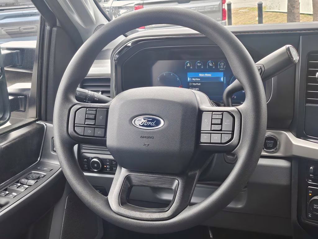 2026 Oxford White Ford Super Duty F-350 SRW XLT 4X4 Truck