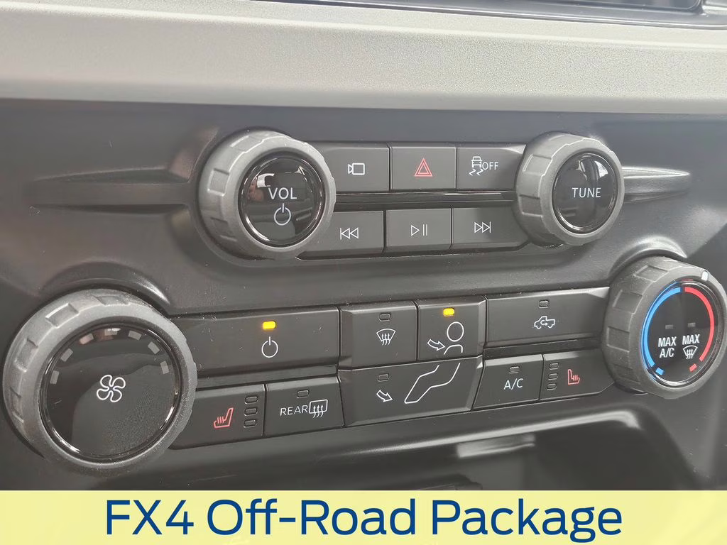 2026 Oxford White Ford Super Duty F-350 SRW XLT 4X4 Truck