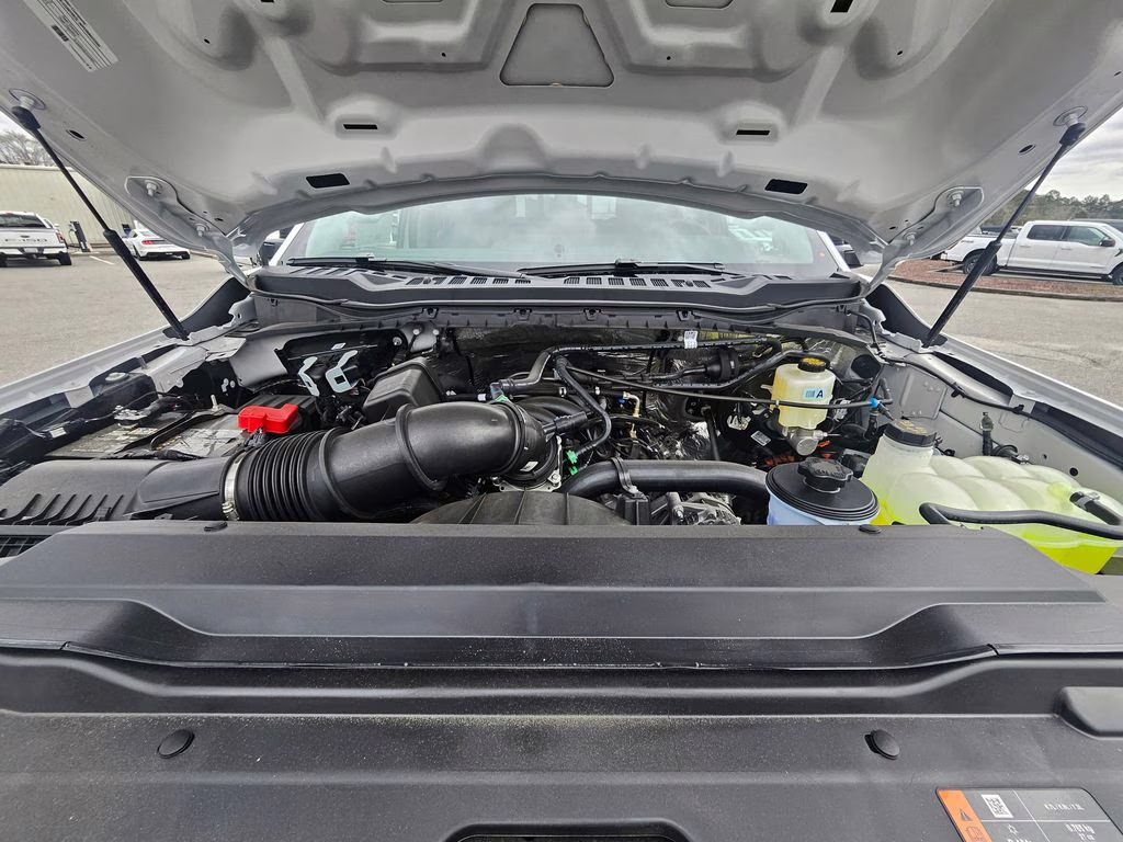 2026 Oxford White Ford Super Duty F-350 SRW XLT 4X4 Truck