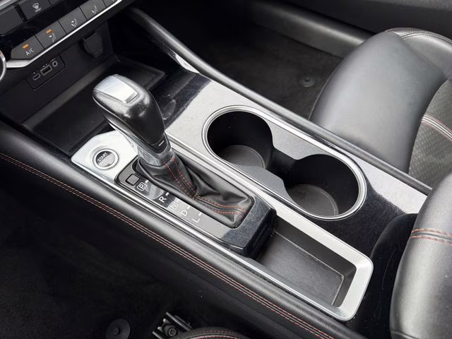 2024 Glacier White Nissan Altima 2.5 SR FWD Sedan