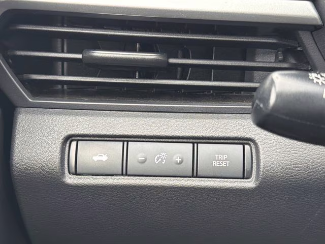2024 Glacier White Nissan Altima 2.5 SR FWD Sedan
