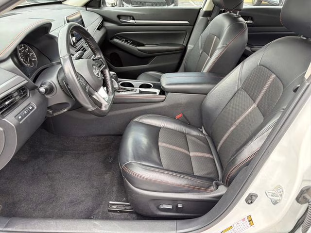 2024 Glacier White Nissan Altima 2.5 SR FWD Sedan
