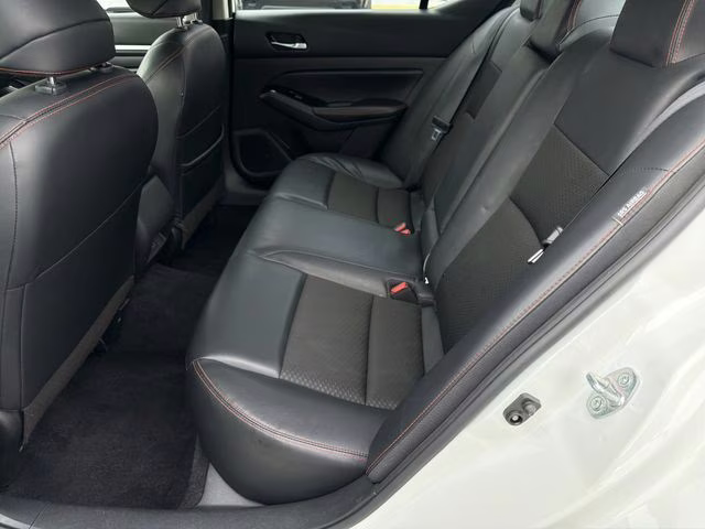 2024 Glacier White Nissan Altima 2.5 SR FWD Sedan