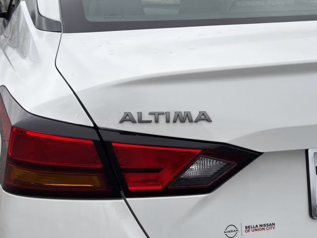 2024 Glacier White Nissan Altima 2.5 SR FWD Sedan