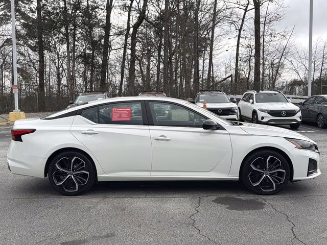2024 Glacier White Nissan Altima 2.5 SR FWD Sedan