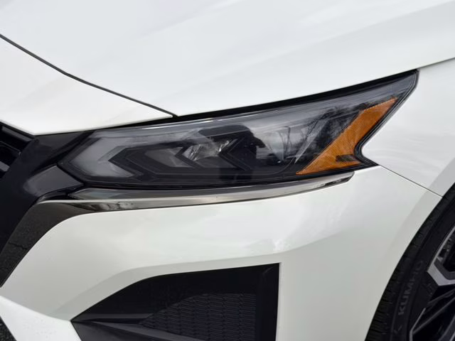 2024 Glacier White Nissan Altima 2.5 SR FWD Sedan