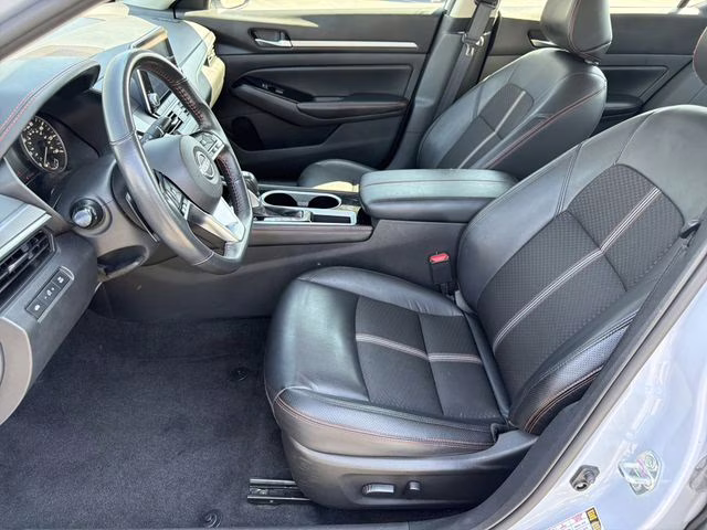 2024 Gray Sky Pearl Nissan Altima 2.5 SR FWD Sedan