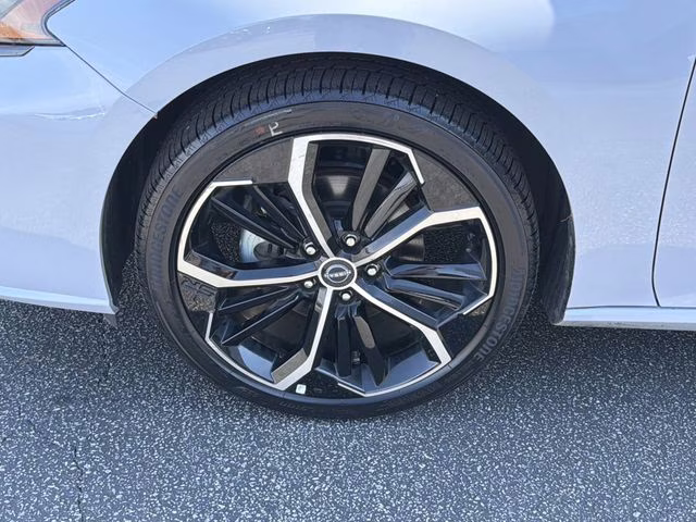 2024 Gray Sky Pearl Nissan Altima 2.5 SR FWD Sedan