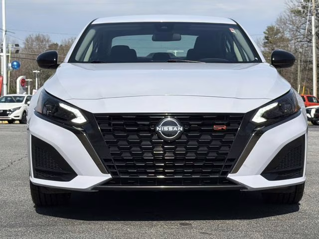 2024 Gray Sky Pearl Nissan Altima 2.5 SR FWD Sedan