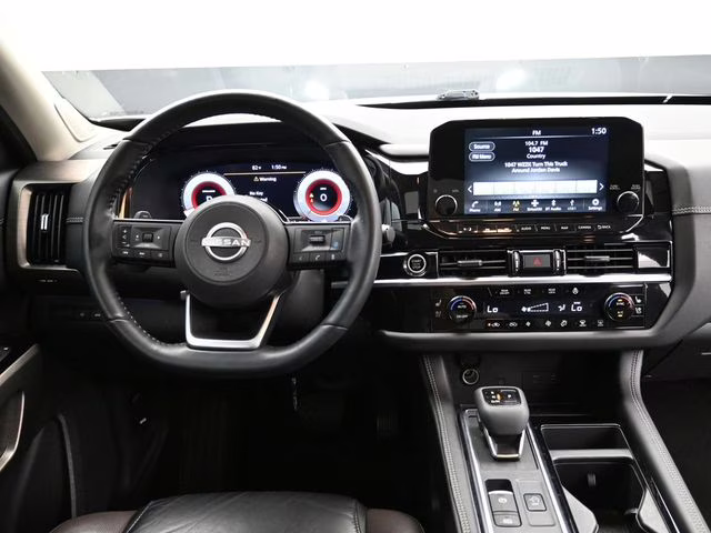 2023 Pearl White Tricoat Nissan Pathfinder Platinum 4X4 SUV