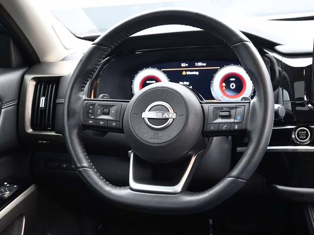 2023 Pearl White Tricoat Nissan Pathfinder Platinum 4X4 SUV