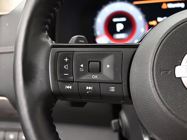 2023 Pearl White Tricoat Nissan Pathfinder Platinum 4X4 SUV