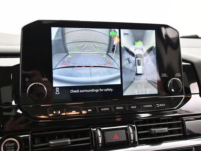 2023 Pearl White Tricoat Nissan Pathfinder Platinum 4X4 SUV