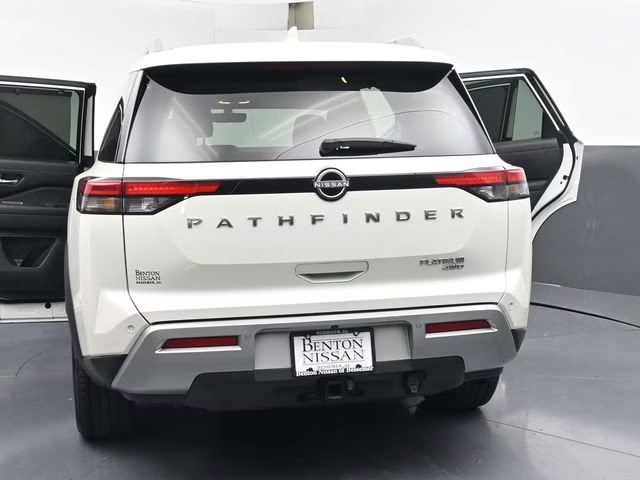 2023 Pearl White Tricoat Nissan Pathfinder Platinum 4X4 SUV