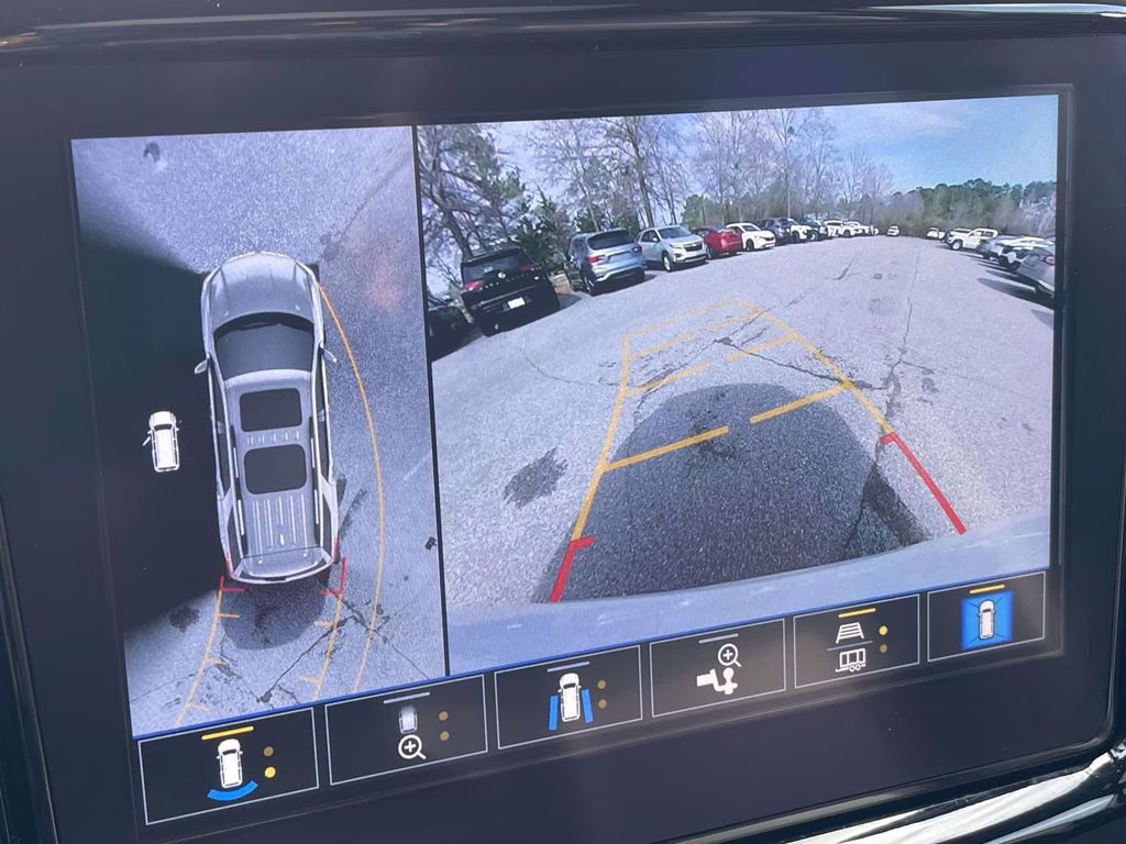 2023 Iridescent Pearl Tricoat Chevrolet Traverse High Country FWD SUV