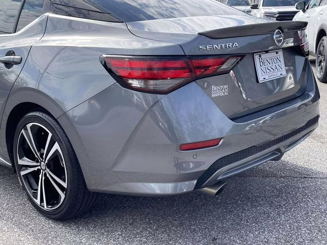 2023 Gun Metallic/Super Black Nissan Sentra SR FWD Sedan