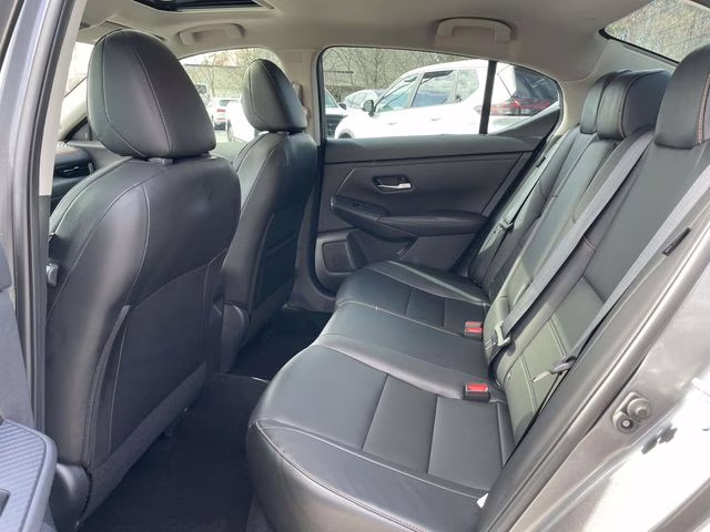 2023 Gun Metallic/Super Black Nissan Sentra SR FWD Sedan