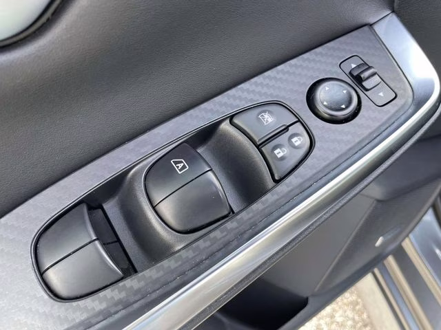 2023 Gun Metallic/Super Black Nissan Sentra SR FWD Sedan