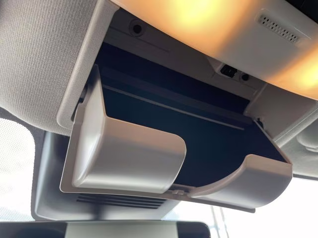 2023 Gun Metallic/Super Black Nissan Sentra SR FWD Sedan