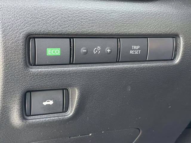 2023 Gun Metallic/Super Black Nissan Sentra SR FWD Sedan