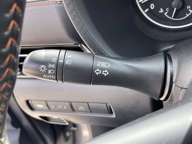 2023 Gun Metallic/Super Black Nissan Sentra SR FWD Sedan