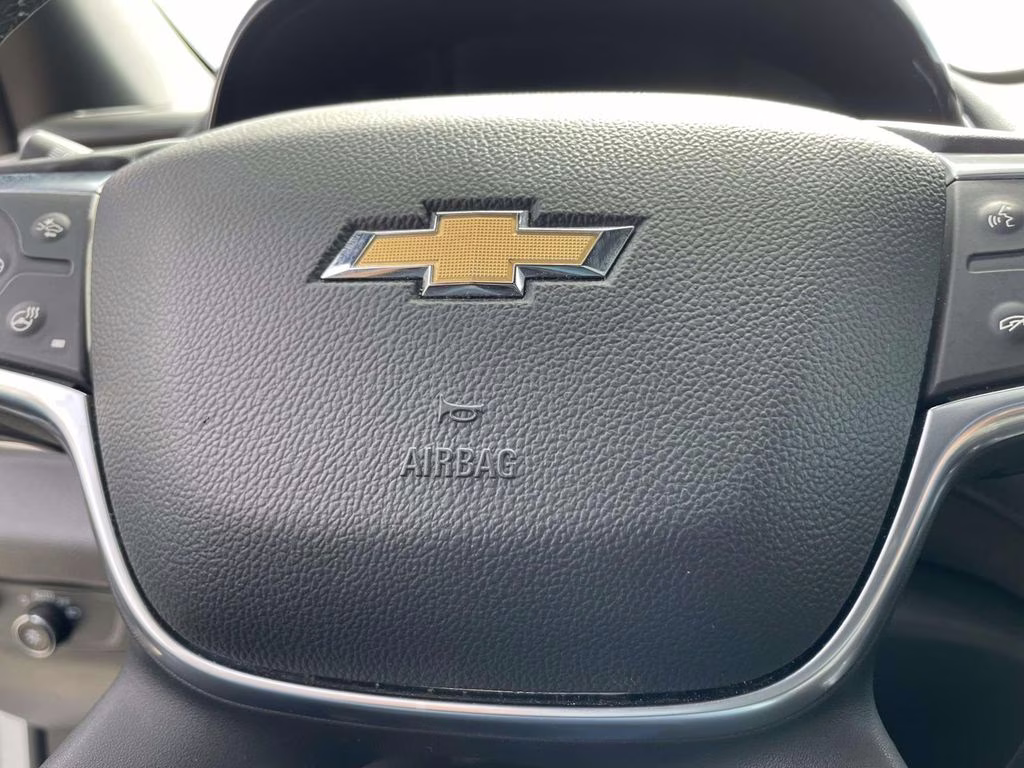 2023 Iridescent Pearl Tricoat Chevrolet Traverse High Country FWD SUV