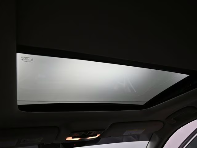 2023 Pearl White Tricoat Nissan Pathfinder Platinum 4X4 SUV