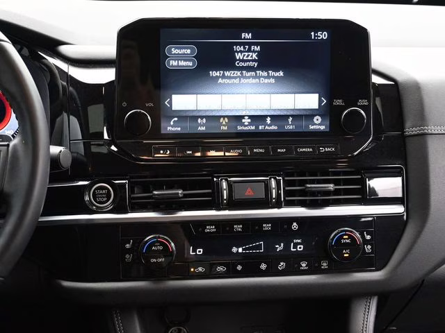 2023 Pearl White Tricoat Nissan Pathfinder Platinum 4X4 SUV