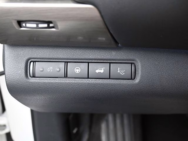 2023 Pearl White Tricoat Nissan Pathfinder Platinum 4X4 SUV