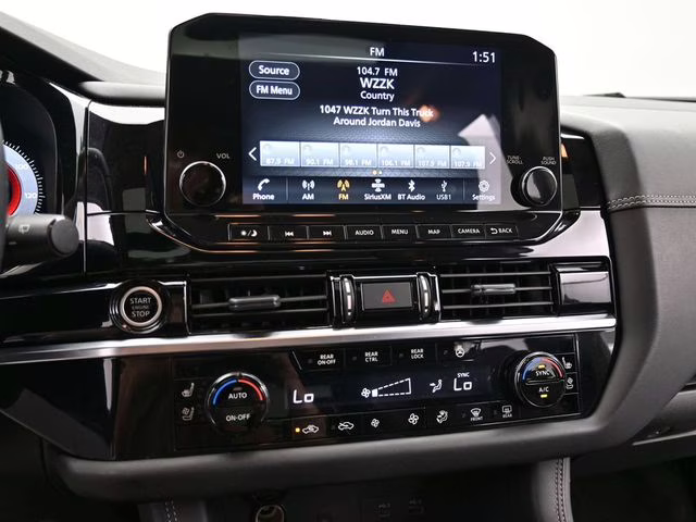 2023 Pearl White Tricoat Nissan Pathfinder Platinum 4X4 SUV