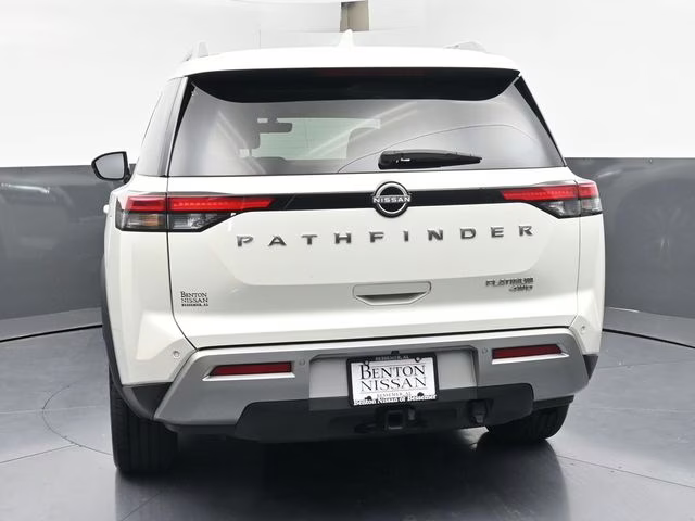 2023 Pearl White Tricoat Nissan Pathfinder Platinum 4X4 SUV
