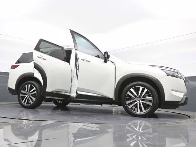 2023 Pearl White Tricoat Nissan Pathfinder Platinum 4X4 SUV
